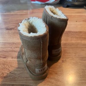 Kids chestnut Ugg boots- play condition